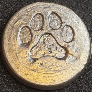 Alternative view of Silver Paws