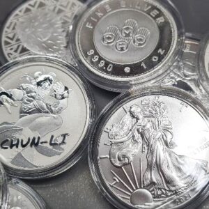 Random 1oz silver Coins, & Rounds in a capsule
