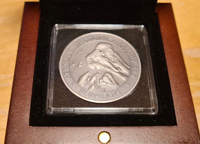 2015 Somalia African Wildlife Elephant 1 oz Silver Antique Coin (In Wooden Box) - Image 5